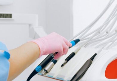 Czy podniesienie dna zatoki szczękowej można wykonać jednocześnie z implantem?