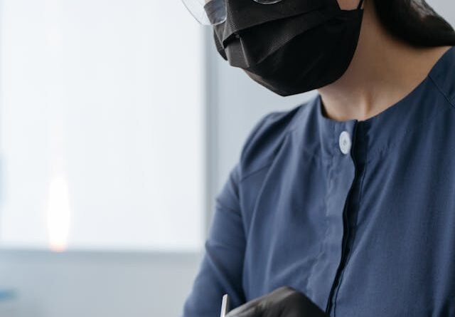 Jak wygląda zabieg lakowania bruzd?