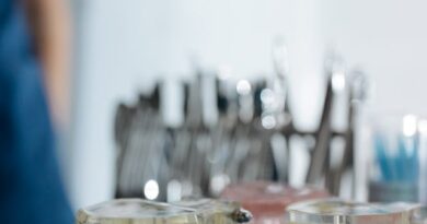 Jak dobrać odpowiedni rodzaj protezy na implantach?