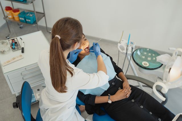Jak wybrać dobrego chirurga stomatologa do usunięcia ósemki?
